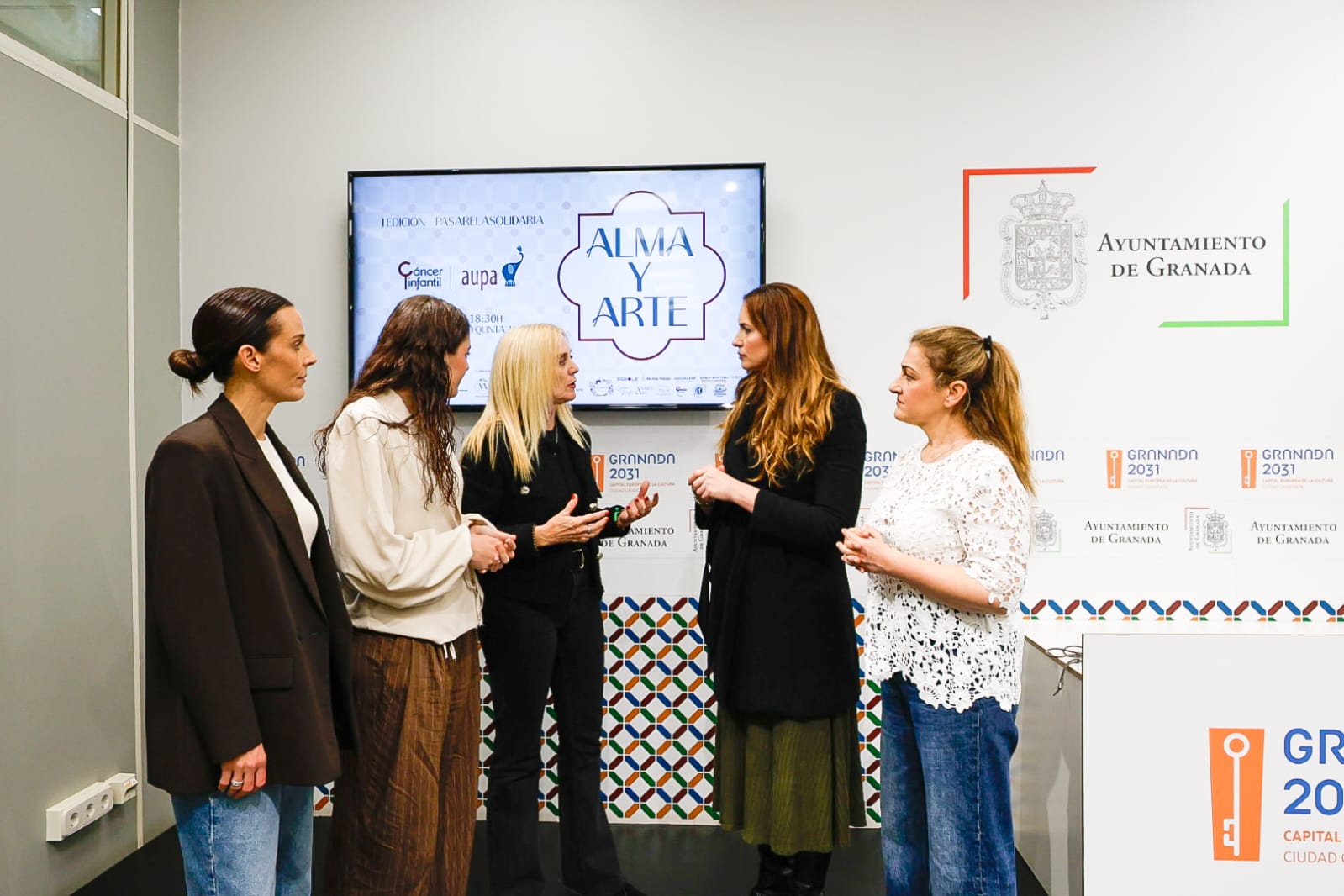 granada-acoge-alma-y-arte-una-pasarela-solidaria-que-une-moda-musica-y-flamenco-en-apoyo-al-cancer-infantil