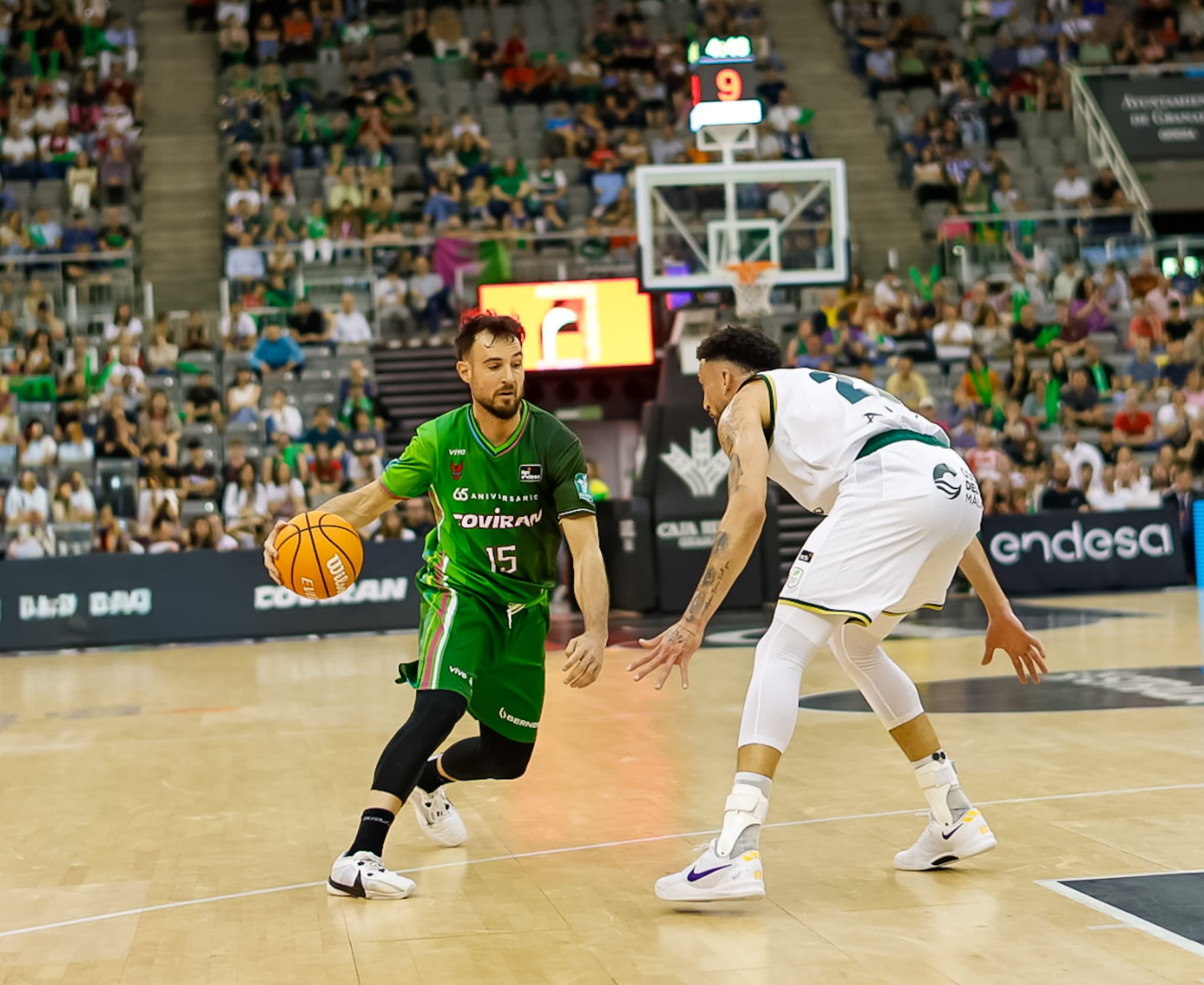 coviran-granada-logra-un-triunfo-historico-ante-unicaja-por-83-71-con-una-defensa-decisiva