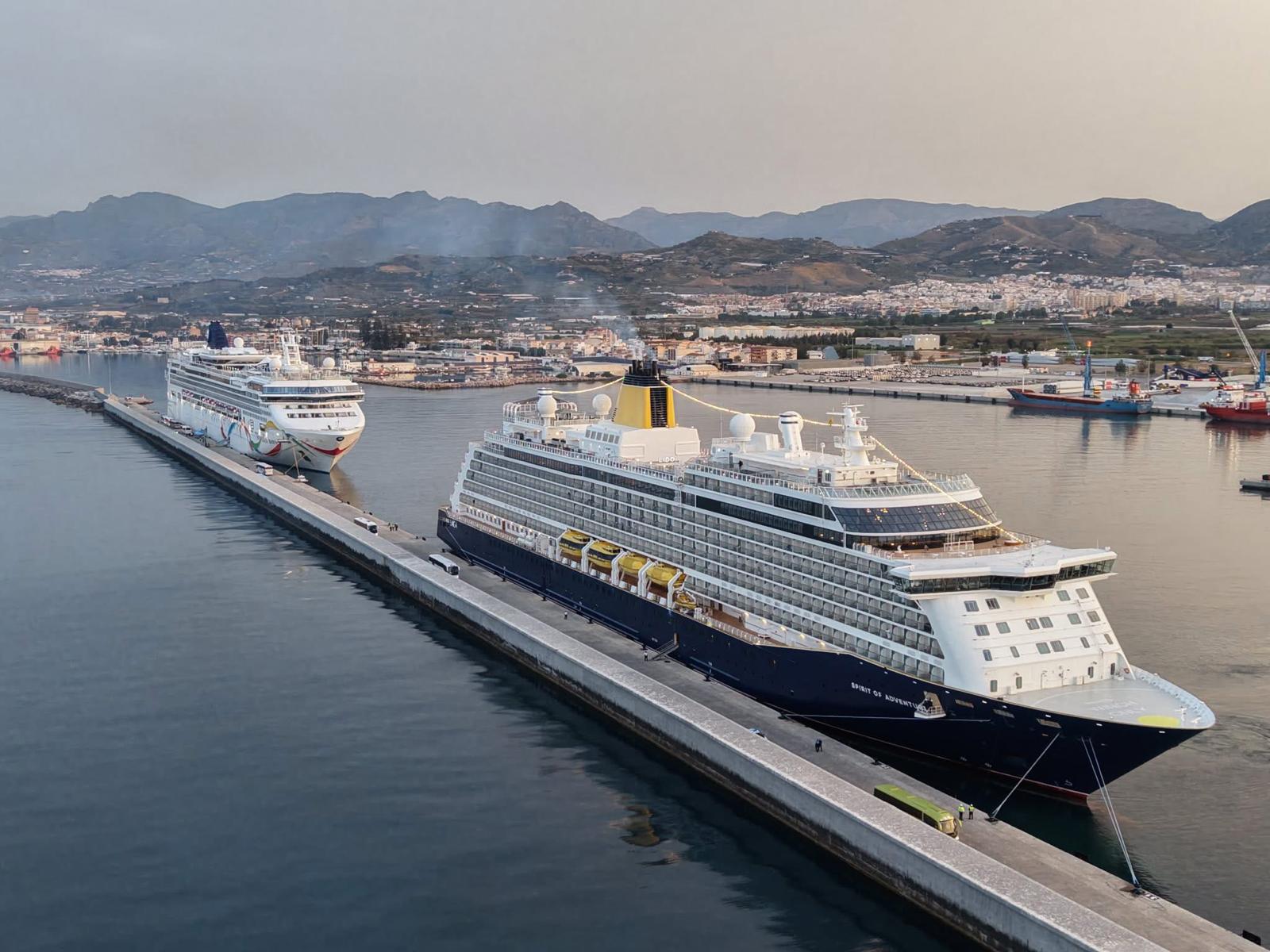 motril-el-puerto-inaugura-las-primeras-escalas-simultaneas-con-spirit-of-adventure-y-norwegian-dawn-y-preve-71-cruceros-con-125-949-pasajeros-en-la-temporada