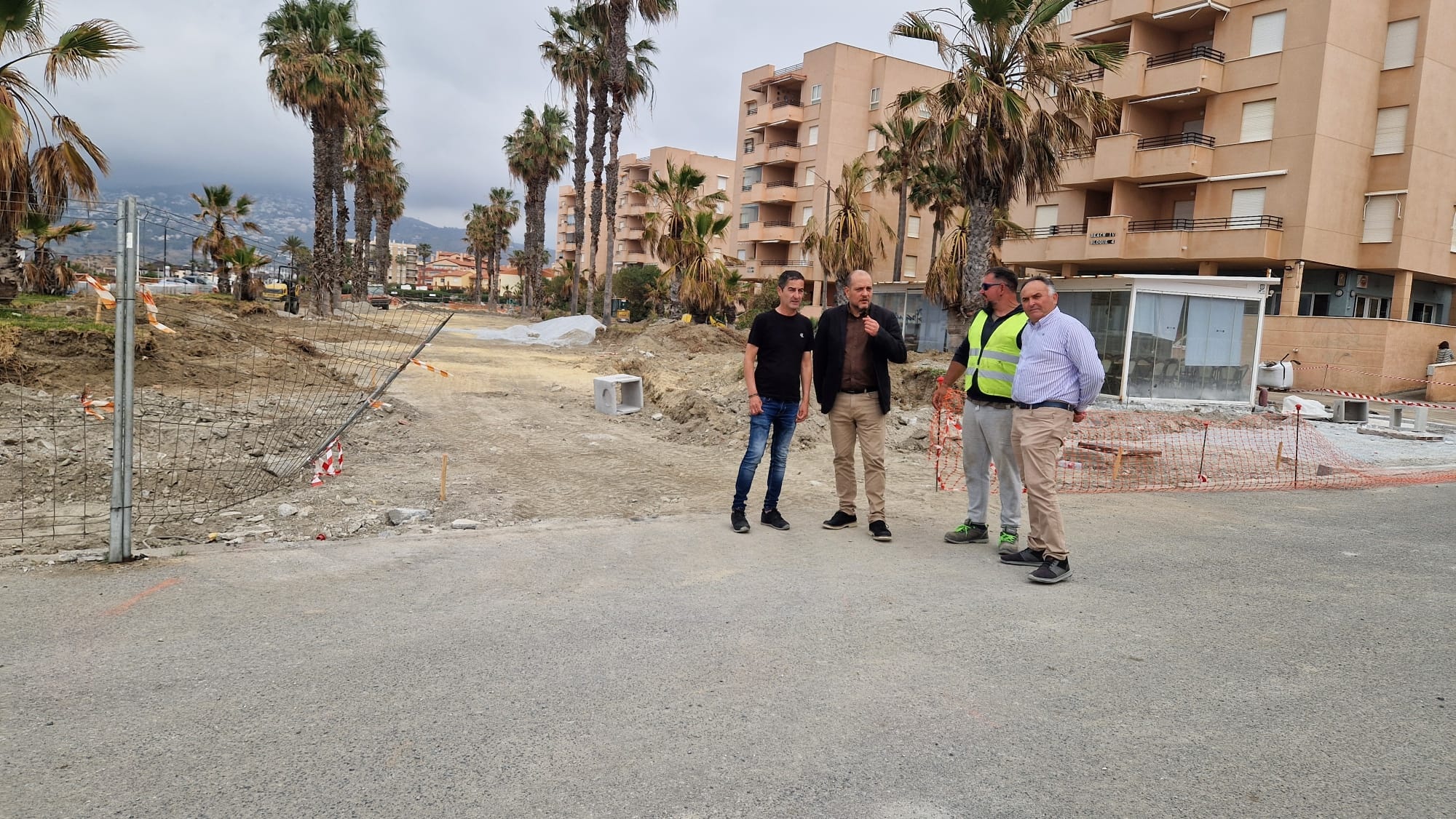 salobrena-avanza-en-la-transformacion-de-su-paseo-maritimo-peatonal-con-fondos-europeos-tras-el-derribo-del-muro-y-una-inversion-de-un-millon-de-euros