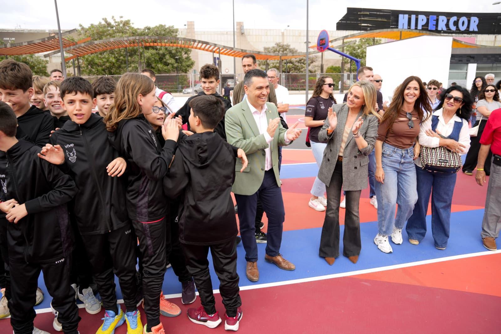 granada-el-ayuntamiento-impulsa-dos-nuevas-pistas-de-baloncesto-y-futbol-dentro-del-proyecto-conectate-al-deporte-y-granada-2031
