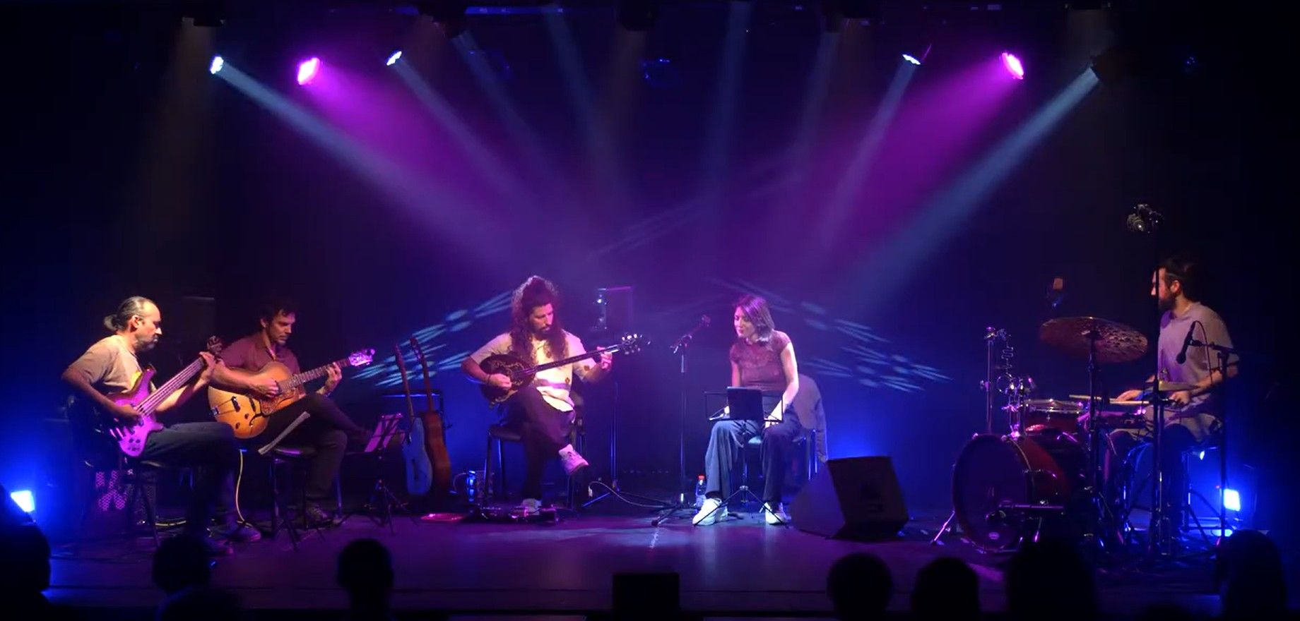 los-acusticos-del-rey-chico-en-granada-encaran-su-tercera-semana-con-flamenco-jazz-musica-clasica-y-electronica