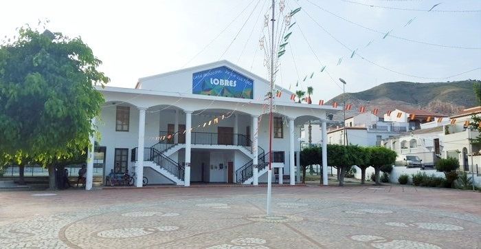 salobrena-lobres-celebra-el-dia-del-libro-con-la-programacion-abril-y-sus-libros-y-la-presentacion-del-comic-lobres-para-vivir