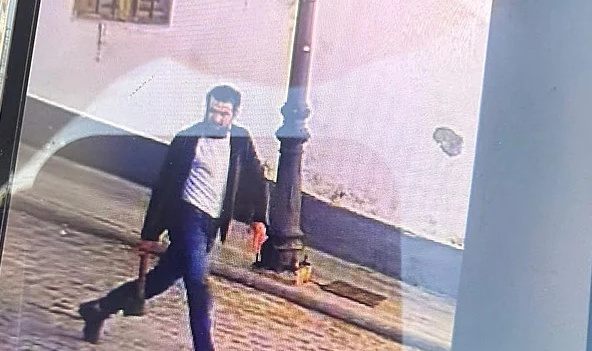 granada-montefrio-en-shock-un-hombre-ataca-con-un-hacha-a-tres-personas-en-plena-calle-y-desata-la-alarma-vecinal