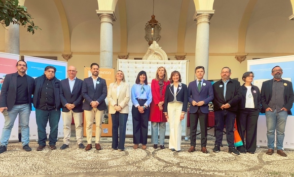 granada-refuerza-su-candidatura-cultural-con-una-feria-del-libro-de-mas-de-300-actividades-y-100-modulos