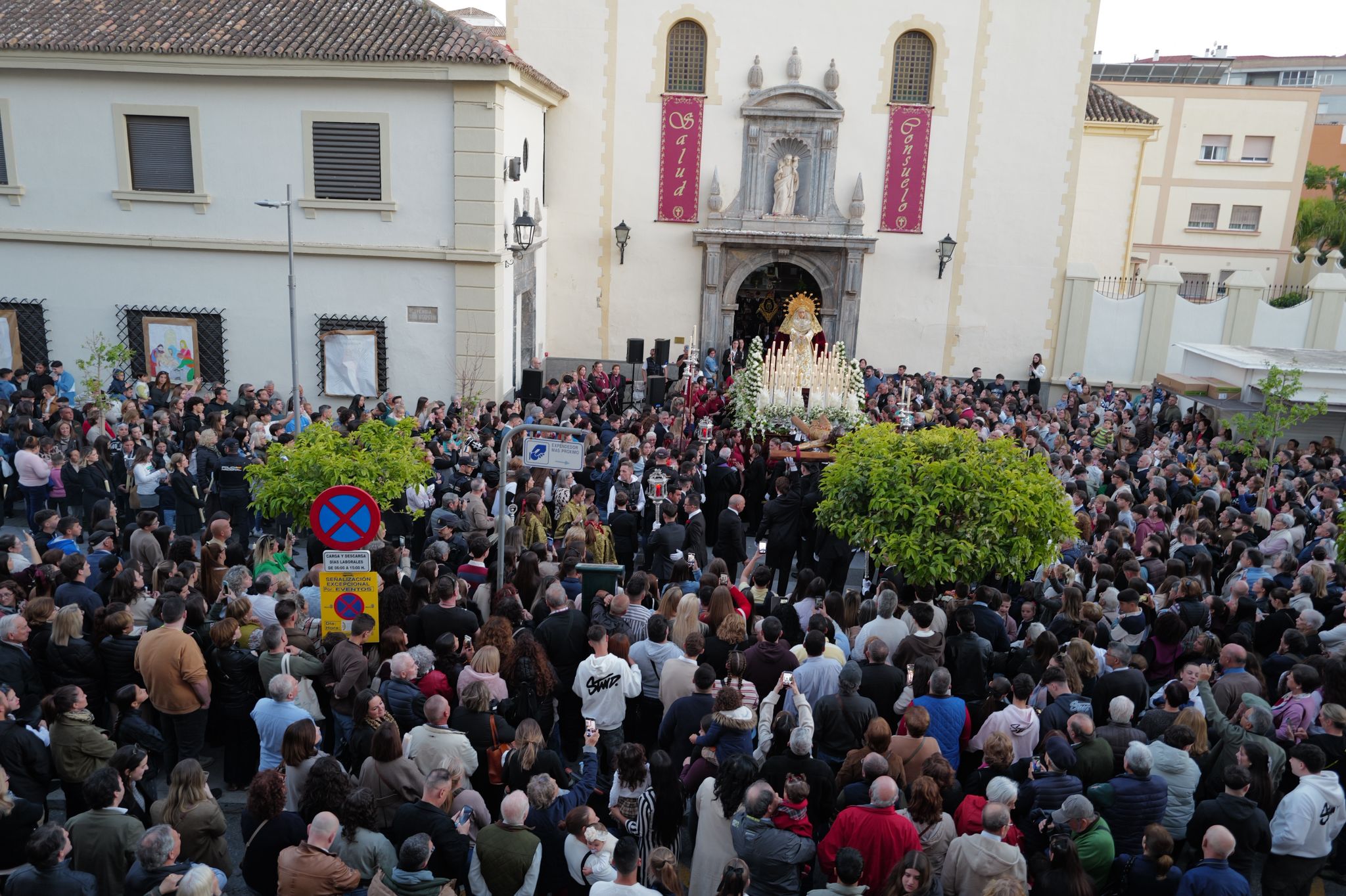 motril-se-entrega-al-fervor-del-santisimo-cristo-de-la-salud-y-nuestra-senora-del-mayor-consuelo-en-un-miercoles-santo-de-recogimiento-y-devocion