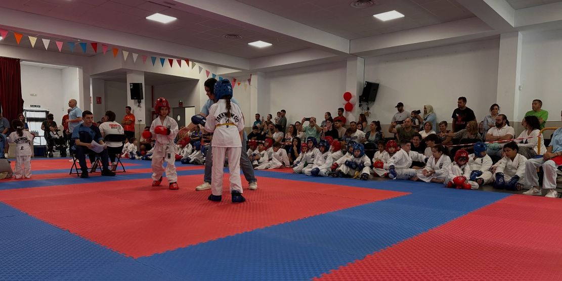 carchuna-reune-a-taekwondistas-de-motril-la-zubia-cajar-y-cullar-vega