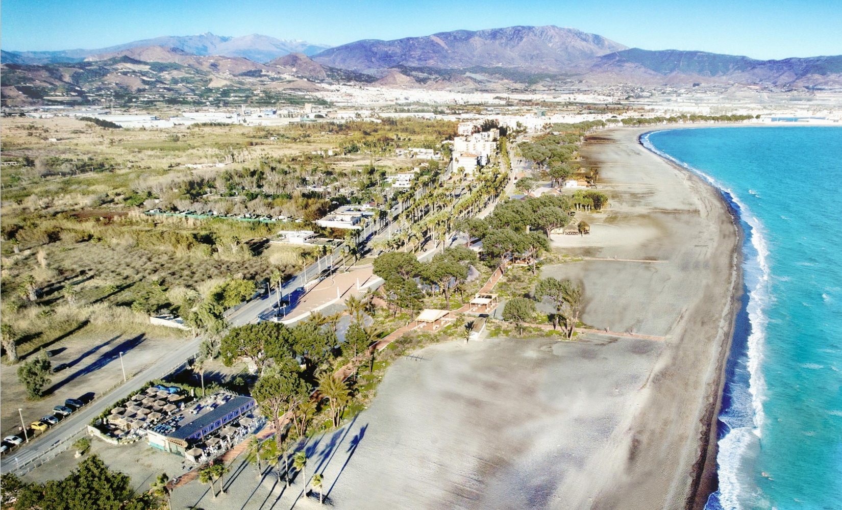 motril-la-playa-de-poniente-recupera-la-bandera-azul-tras-38-anos-con-una-inversion-de-casi-3-millones-en-2-anos