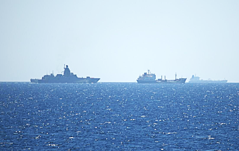motril-el-buque-rayo-de-la-armada-vigila-una-flotilla-rusa-en-el-mar-de-alboran-rumbo-al-estrecho-de-gibraltar