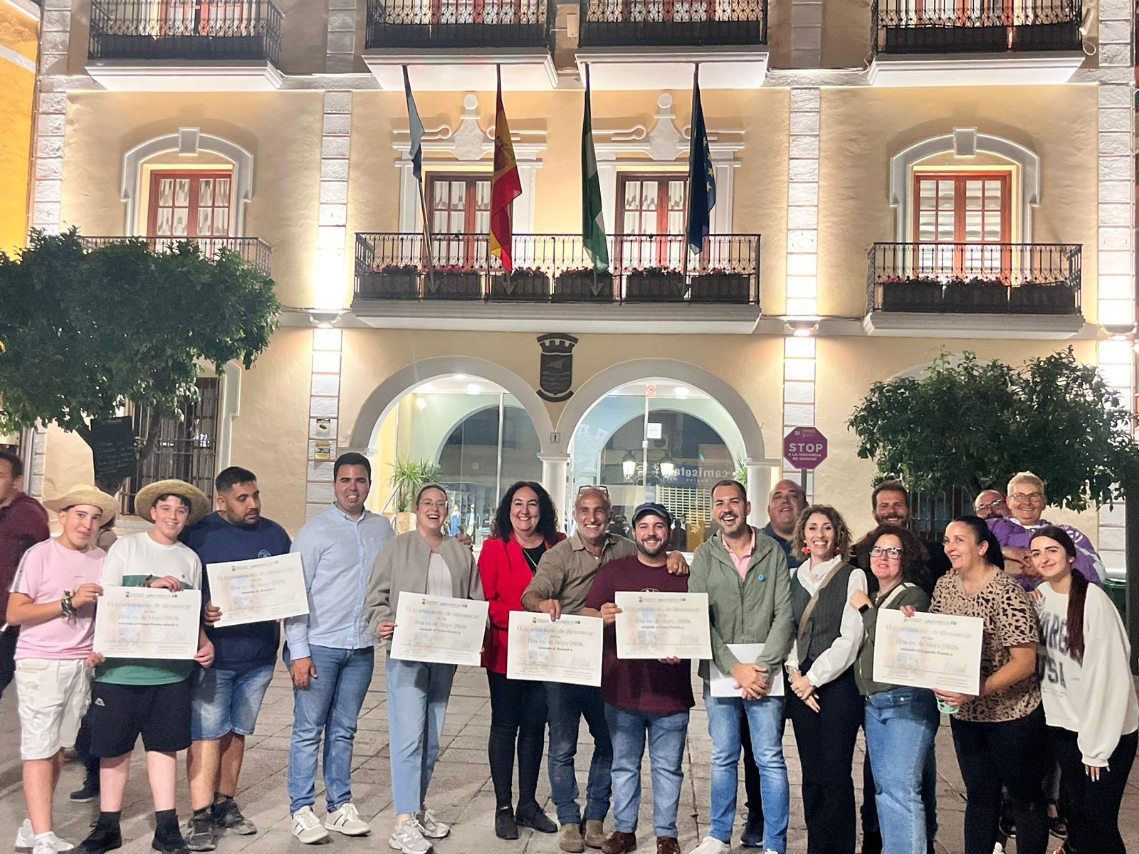 almunecar-cruz-alhambra-la-cueva-y-el-huerto-se-alzan-con-los-principales-premios-de-las-cruces-de-mayo