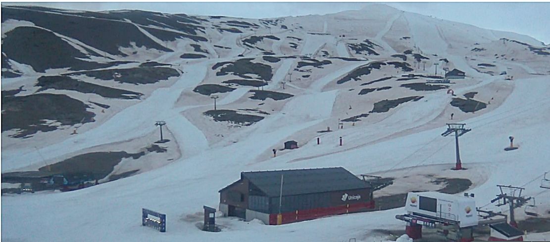 granada-sierra-nevada-se-despide-tras-una-temporada-marcada-por-la-abundancia-de-nieve-y-la-alta-afluencia