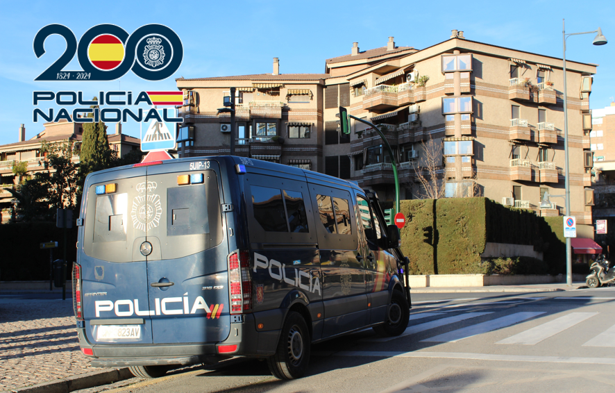 granada-detenidos-en-el-distrito-norte-por-intentar-robar-a-empujones-una-furgoneta-denunciada-mientras-uno-conducia-otro-empujaba