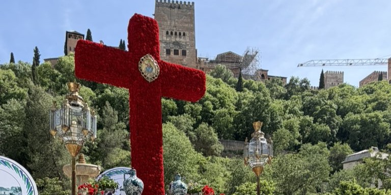 granada-ya-tiene-a-las-cruces-ganadoras-del-dia-de-la-cruz-2026