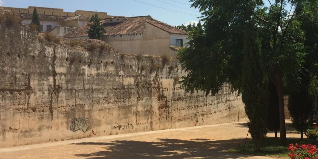 granada-culminara-la-recuperacion-del-entorno-de-la-muralla-de-la-alberzana-tras-casi-dos-decadas