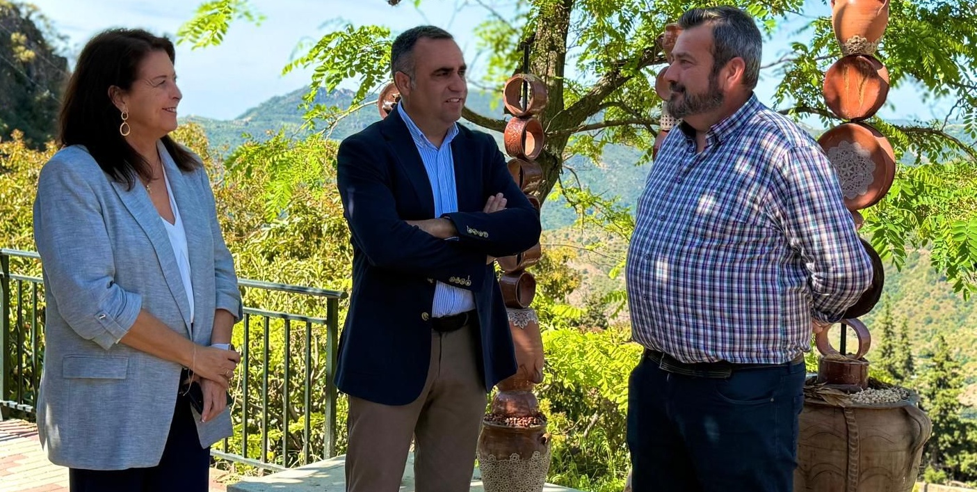 diputacion-francis-rodriguez-visita-lentegi-y-destaca-su-encanto-natural-y-la-mejora-de-servicios-en-el-municipio