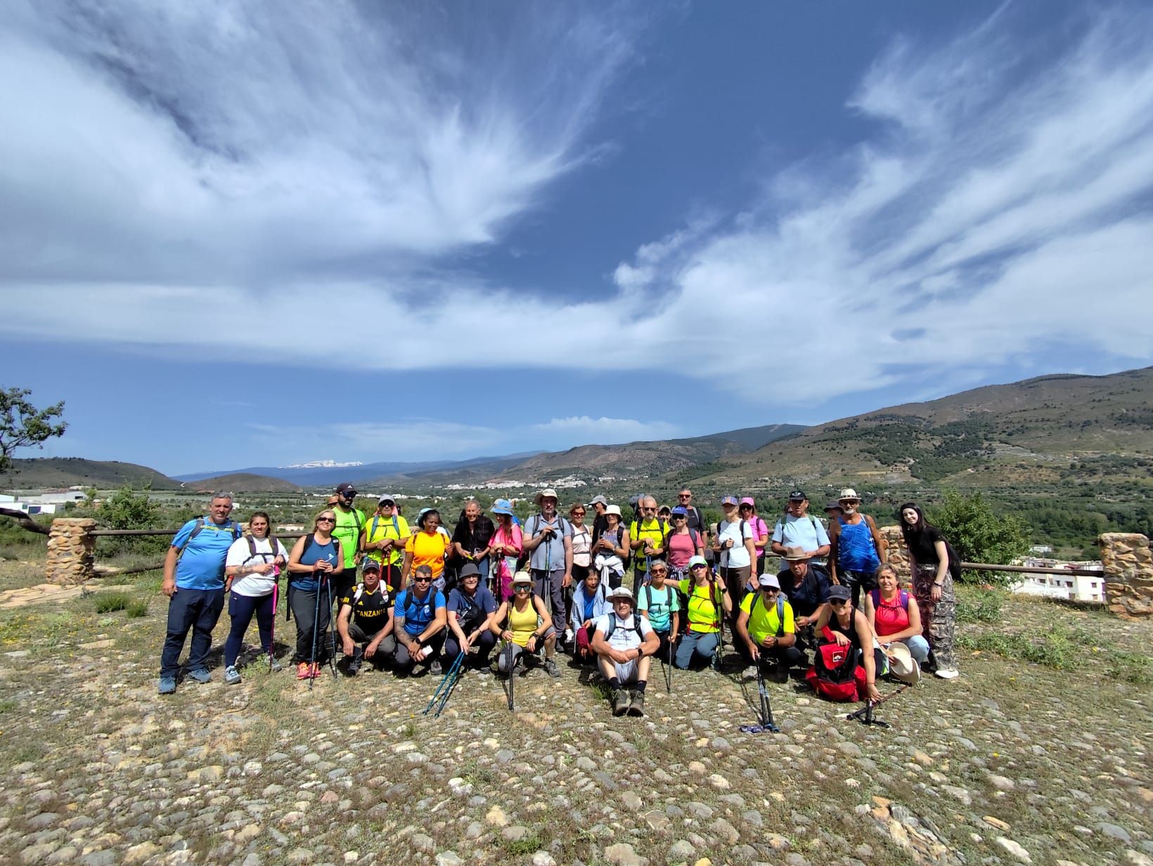 cincuenta-senderistas-de-almunecar-descubren-la-alpujarra-almeriense-en-una-ruta-de-12-kilometros-por-las-acequias-del-rio-andarax