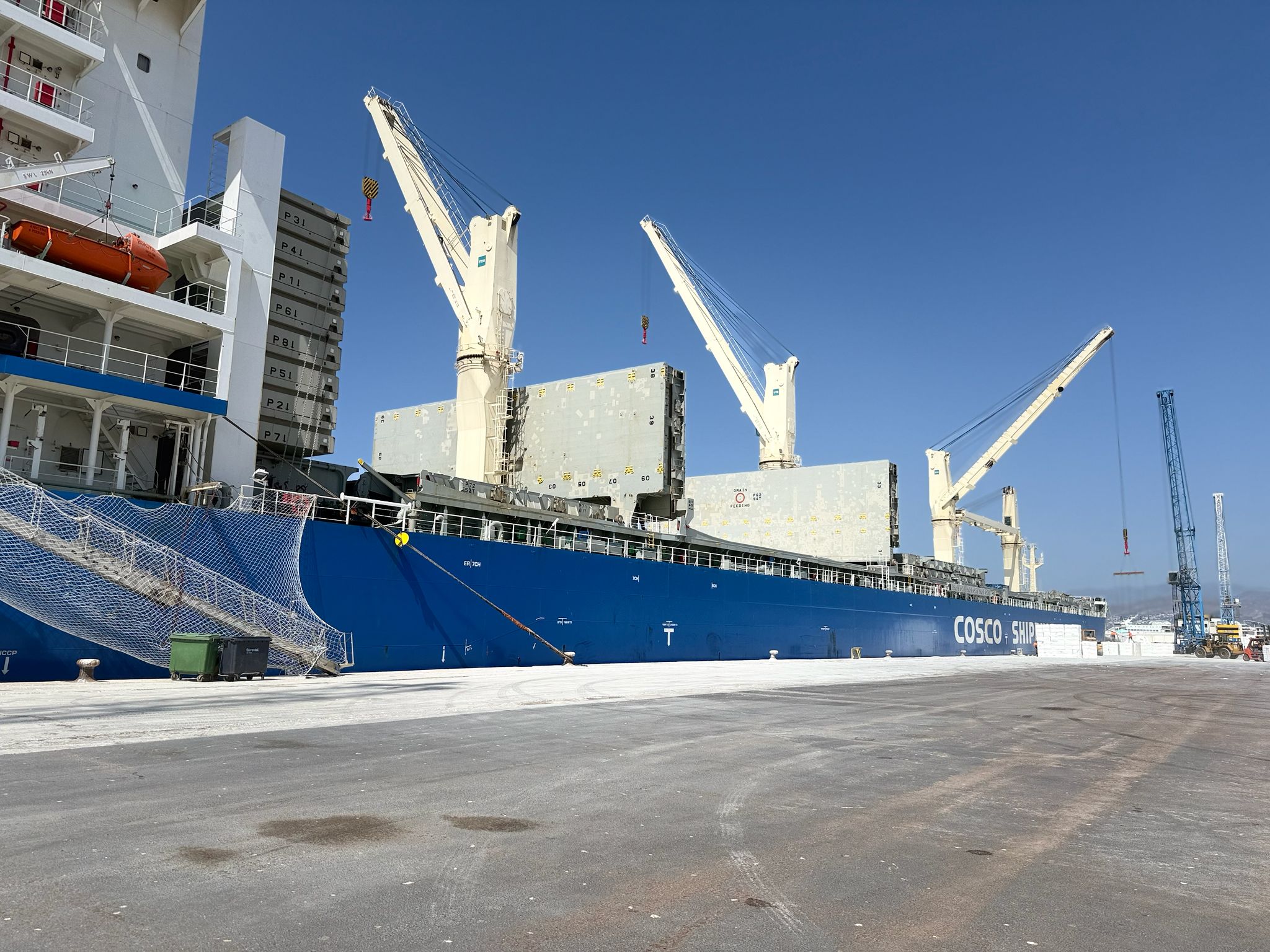 el-puerto-de-motril-consolida-su-fortaleza-logistica-con-166-buques-y-mas-de-795-000-toneladas-movidas-hasta-abril