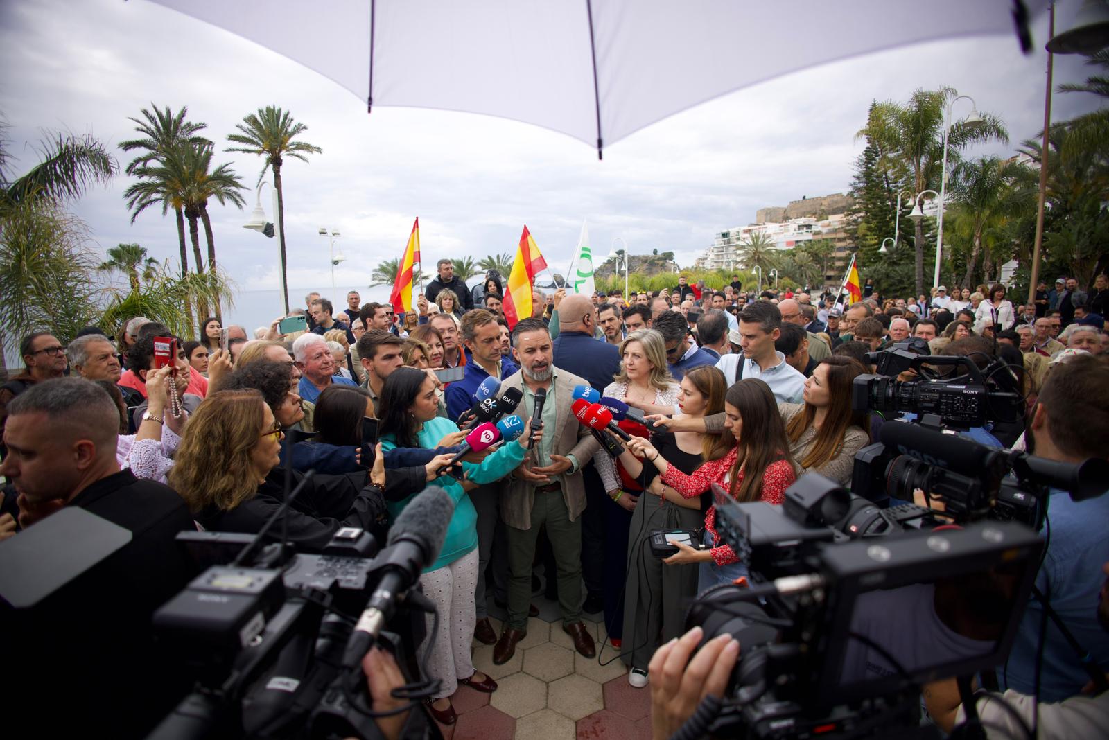 abascal-asegura-en-almunecar-que-solo-una-vox-fuerte-cambiara-el-rumbo-politico-de-andalucia