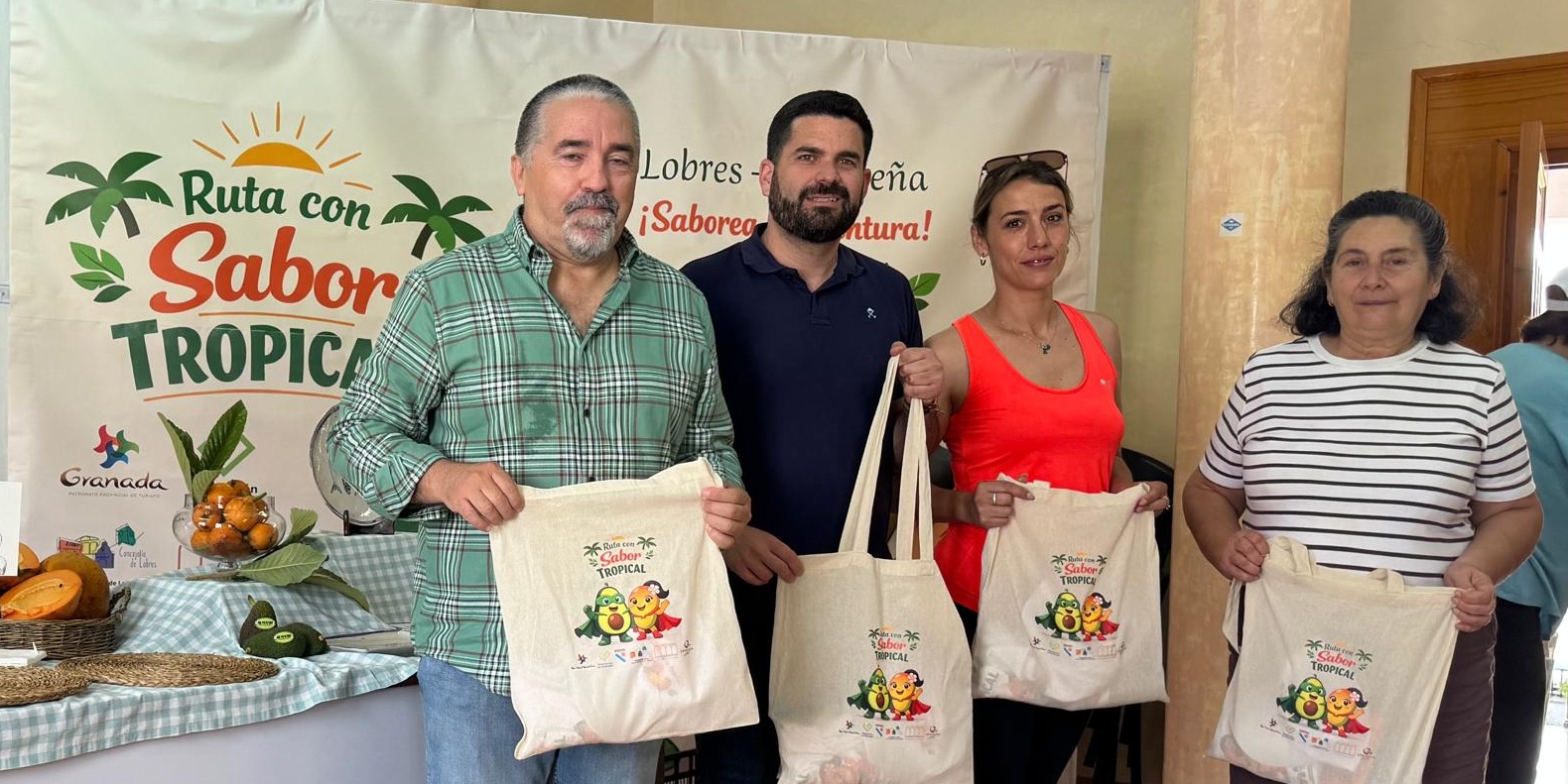 salobrena-las-rutas-con-sabor-tropical-de-lobres-arrancan-con-lleno-absoluto-en-todas-sus-plazas