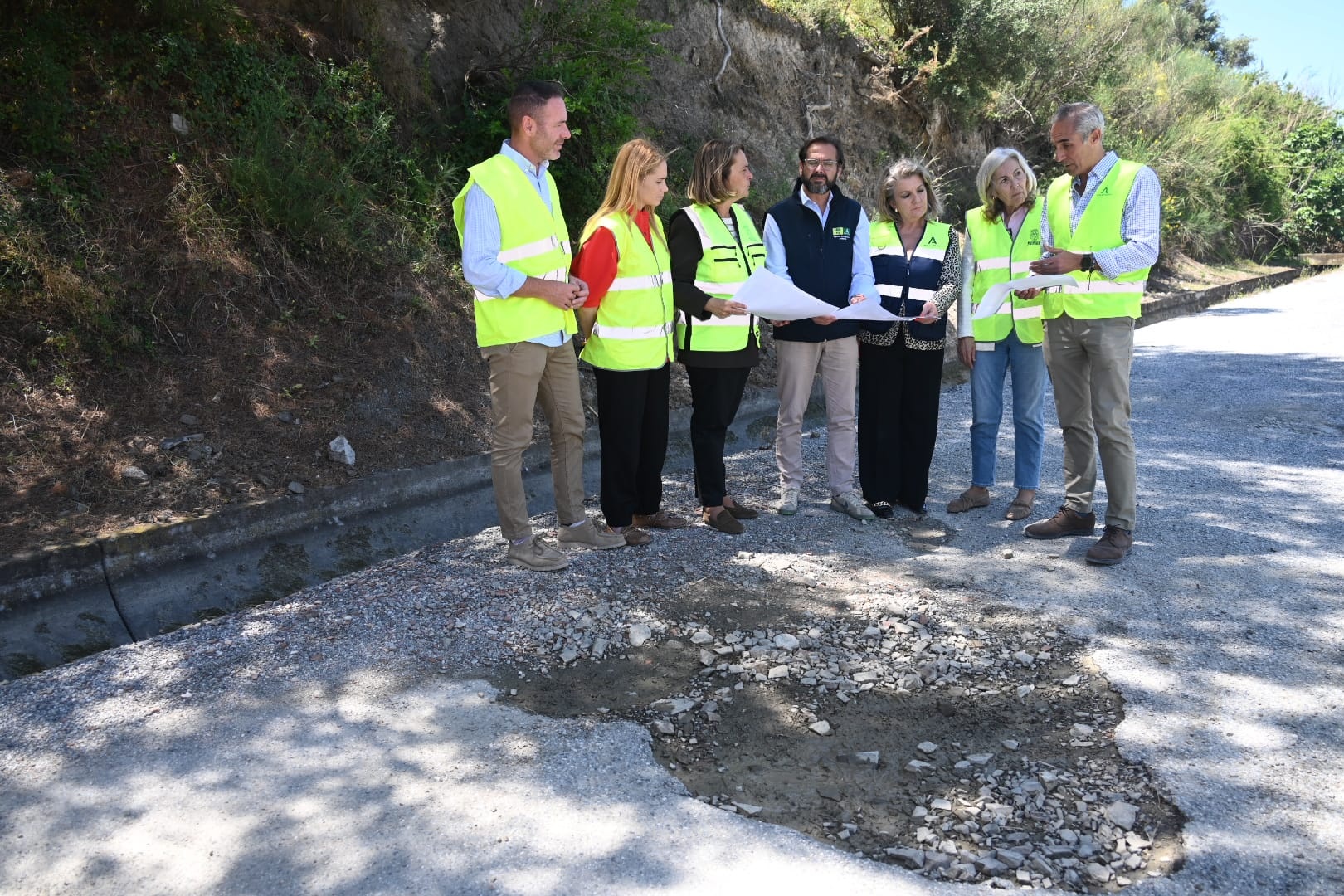 la-junta-actua-en-175-kilometros-de-caminos-rurales-de-motril-y-salobrena-danados-por-las-borrascas