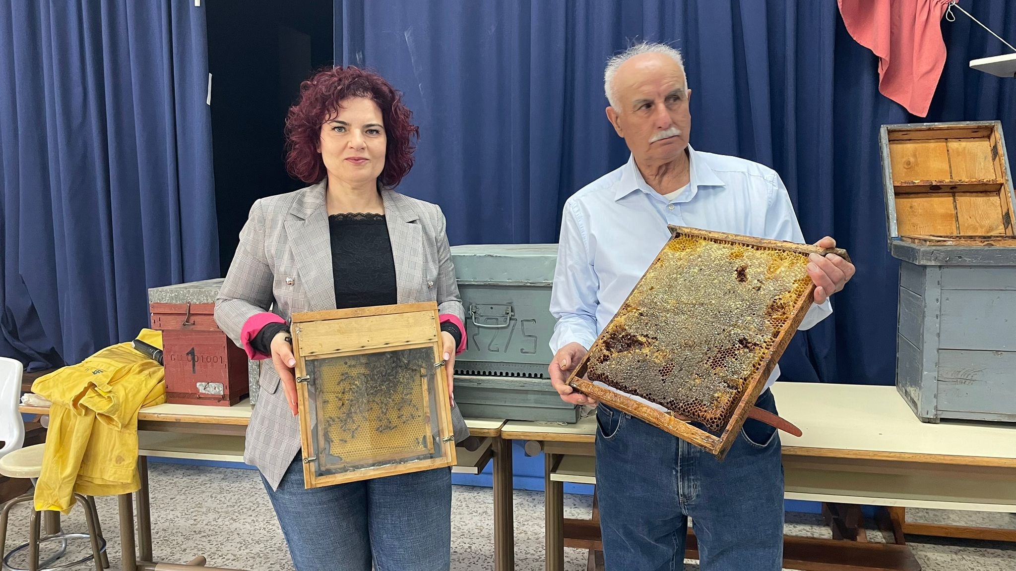 salobrena-impulsa-la-educacion-ambiental-con-charlas-sobre-abejas-senderismo-movilidad-sostenible-y-ecotiteres