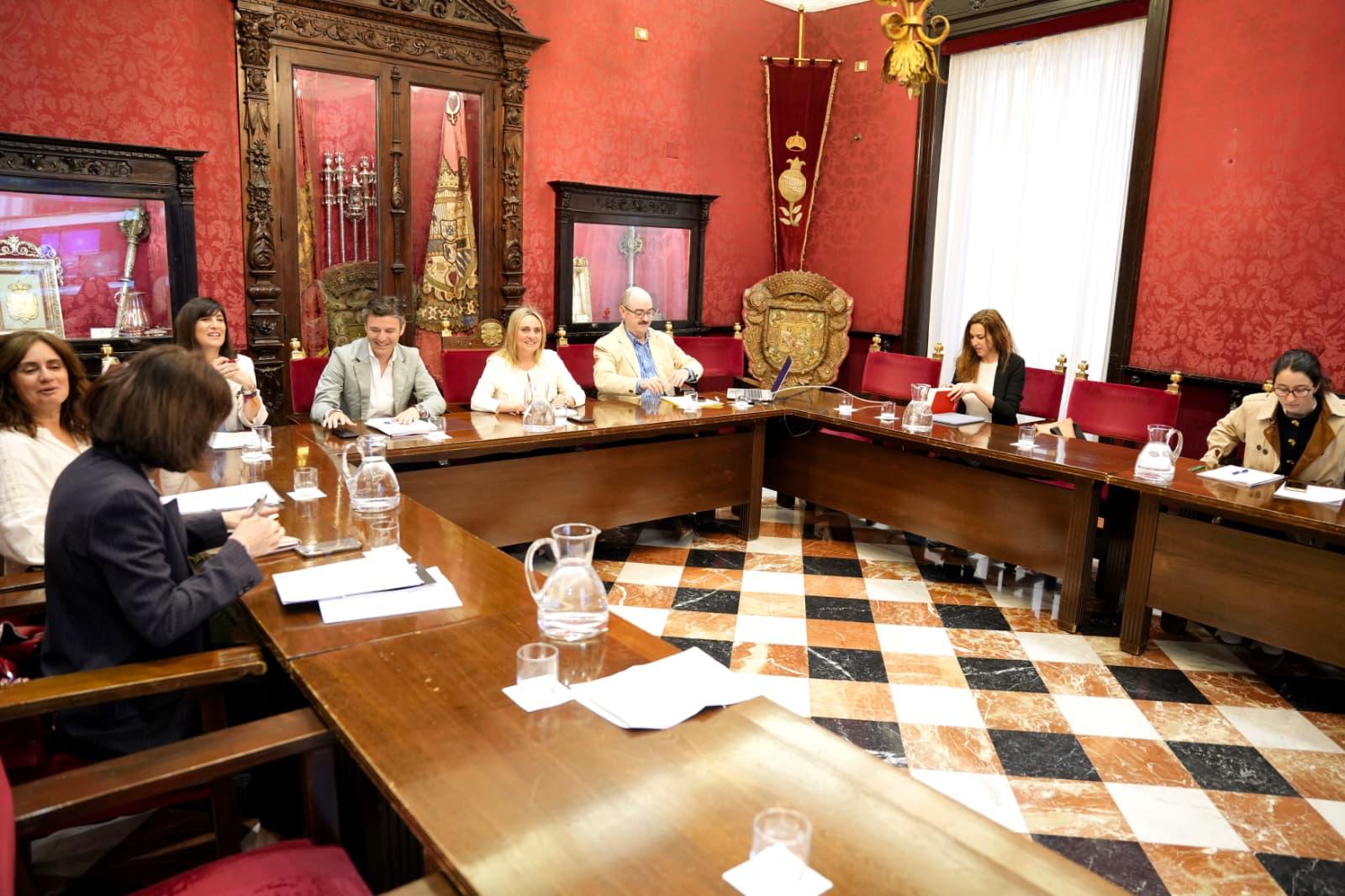 la-orquesta-ciudad-de-granada-elige-a-ana-mateo-para-liderar-una-nueva-etapa