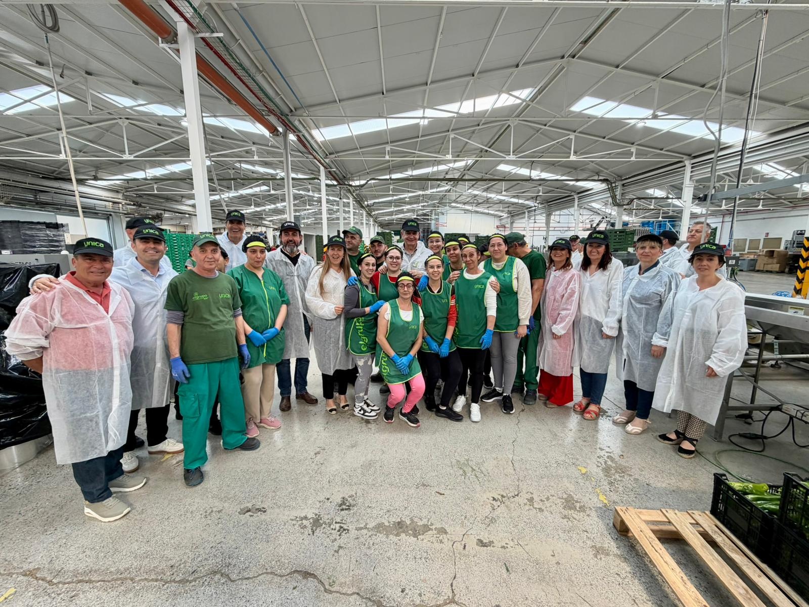 jose-luis-rodriguez-zapatero-psoe-pone-en-valor-en-castell-de-ferro-el-trabajo-de-la-industria-agroalimentaria-y-sus-trabajadoras