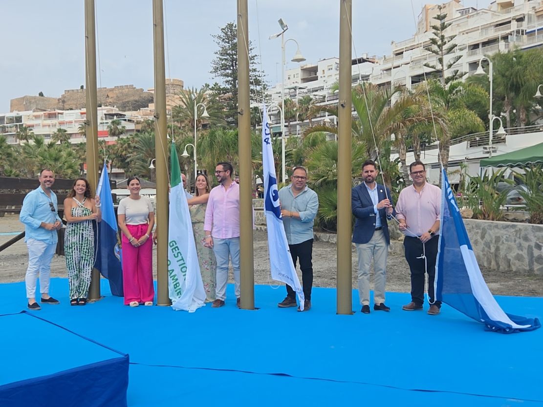 almunecar-y-la-herradura-revalidan-cinco-banderas-azules-y-consolidan-la-excelencia-de-su-litoral-en-2026