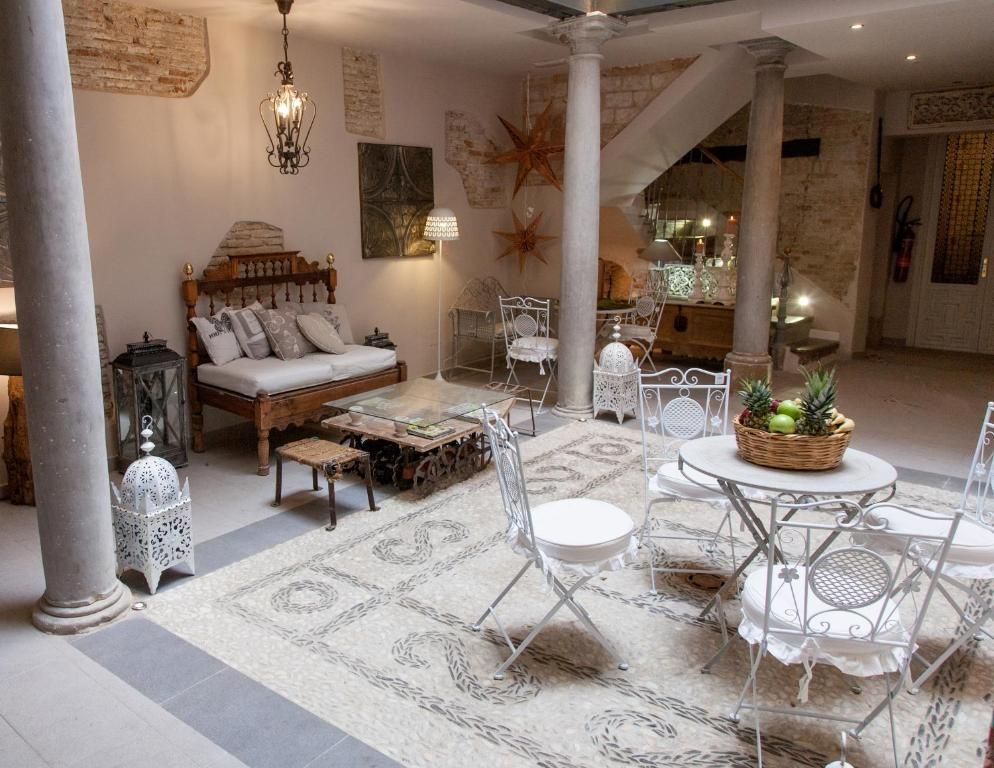deluna-hotels-amplia-su-oferta-en-granada-con-luna-suites-palacio-almagra-12-apartamentos-turisticos-en-un-palacio-del-siglo-xvii-en-pleno-centro-historico