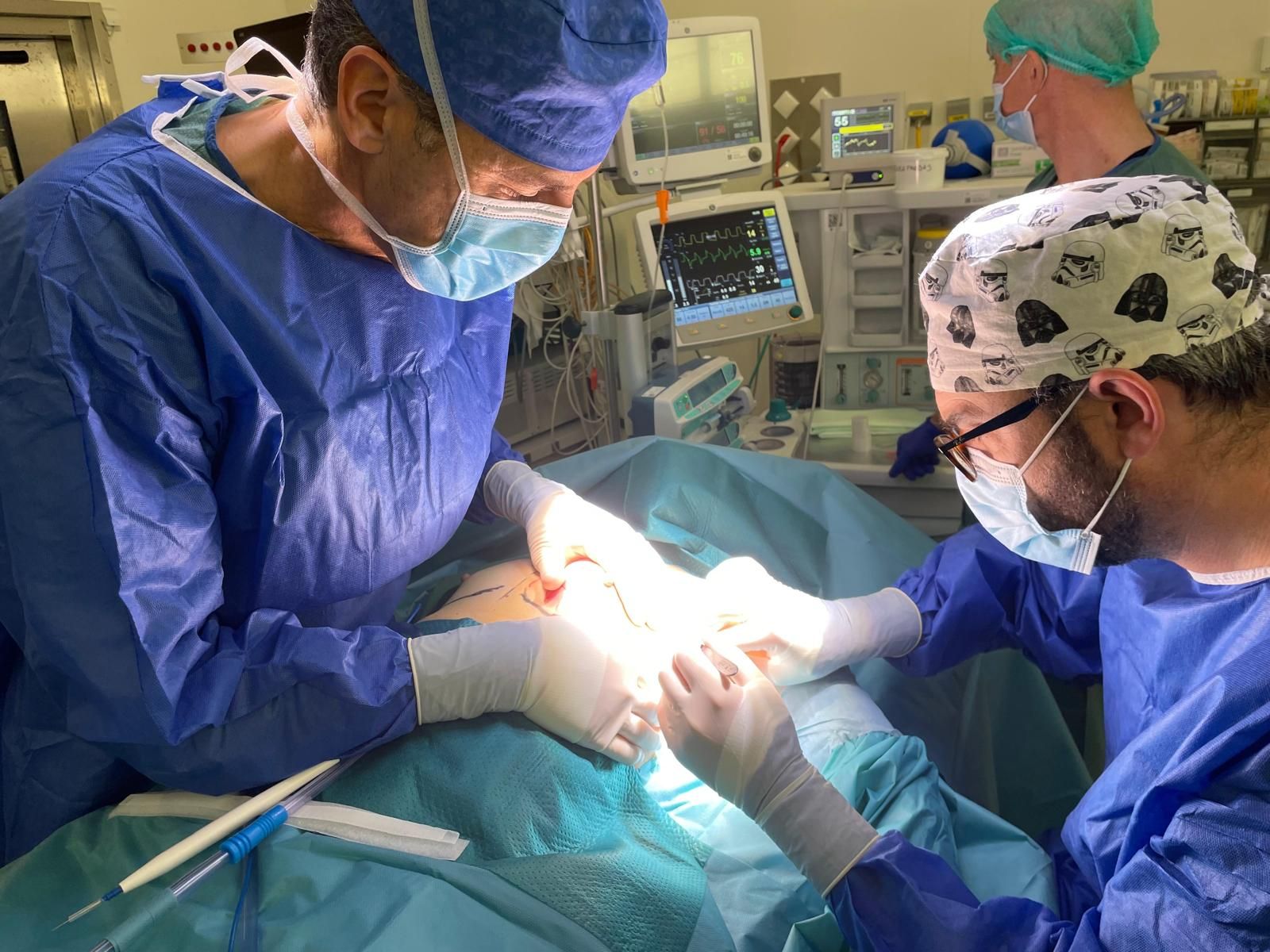 el-hospital-de-motril-aplica-la-mastectomia-endoscopica-a-25-pacientes-con-cancer-de-mama