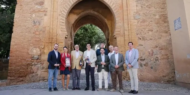 la-alhambra-revive-el-legado-de-carlos-v-con-vino-y-musica-una-experiencia-enologica-para-conmemorar-el-500-aniversario-de-su-estancia