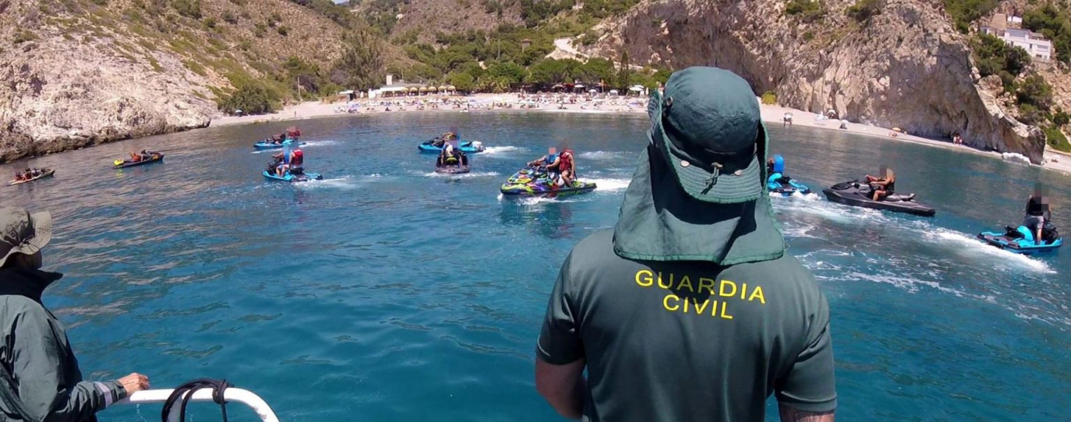denuncian-a-diez-motos-acuaticas-por-invadir-un-espacio-natural-protegido-en-la-herradura