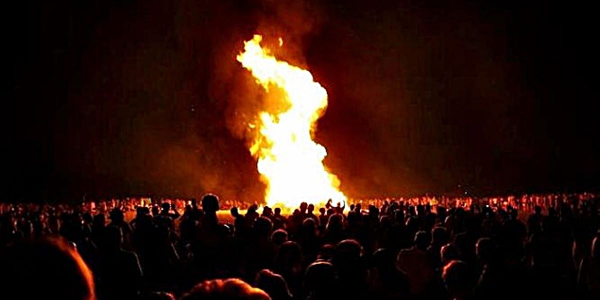 salobrena-desafiara-al-fuego-con-la-hoguera-mas-espectacular-del-litoral-en-la-noche-de-san-juan-con-musica-y-fuegos-artificiales