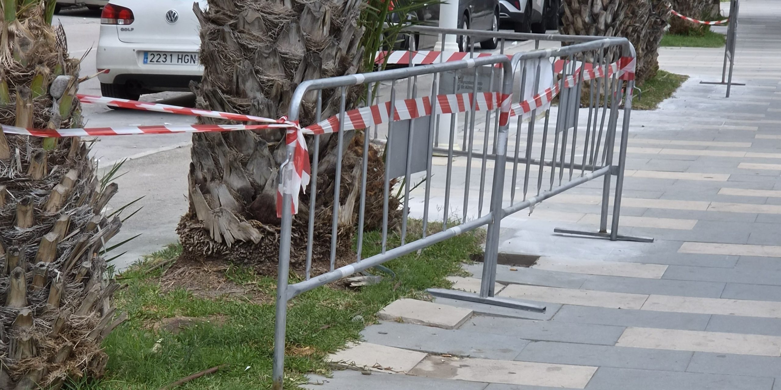 psoe-denuncia-la-dejadez-del-pp-en-almunecar-playas-sin-refuerzos-y-un-paseo-de-velilla-abandonado