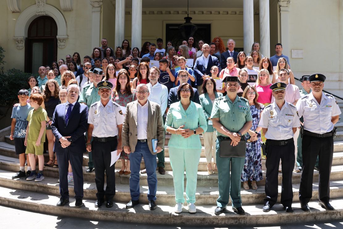 el-c-d-p-ave-maria-varadero-de-motril-logra-el-primer-premio-del-plan-director-en-un-curso-con-2-900-actividades-y-313-centros-participantes-en-granada