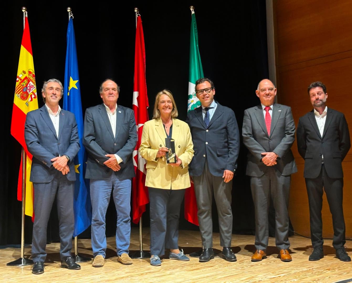 la-escoba-de-oro-corona-a-motril-como-ejemplo-de-gestion-medioambiental-en-espana