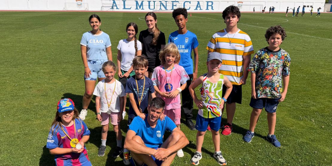 almunecar-reconoce-a-105-jovenes-atletas-en-el-cierre-de-temporada-de-la-escuela-municipal-de-atletismo