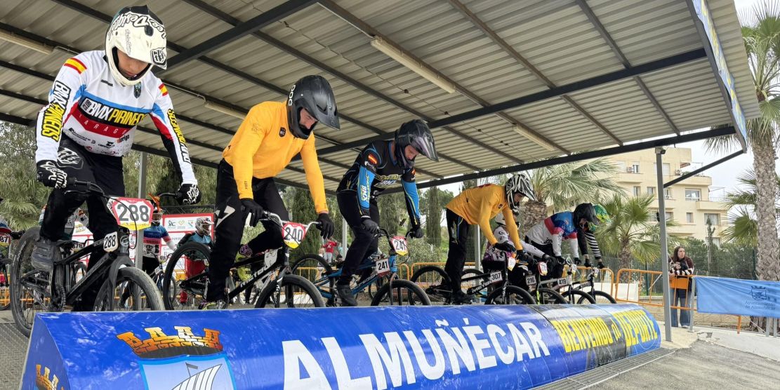 la-copa-de-andalucia-de-bmx-desembarca-en-almunecar-con-un-centenar-de-corredores