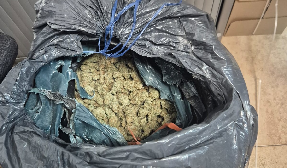 granada-la-guardia-civil-frustra-un-transporte-de-casi-seis-kilos-de-marihuana-en-cogollos-de-la-vega