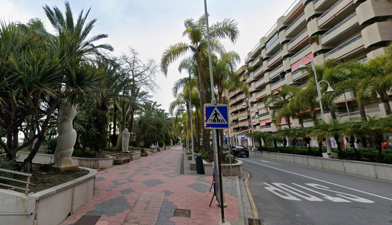 san-juan-tenido-de-tragedia-en-almunecar-muere-un-joven-tras-caer-desde-un-edificio-en-pleno-amanecer