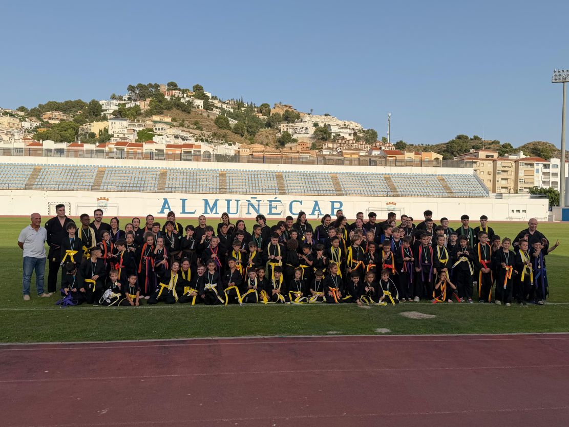 la-escuela-municipal-de-kenpo-de-almunecar-cierra-una-temporada-de-exitos-con-medallas-cinturones-y-150-deportistas-federados