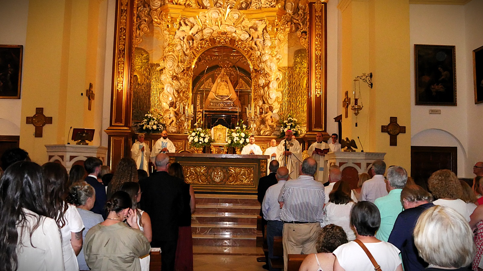 motril-el-arzobispo-consagra-el-altar-del-real-santuario-de-la-virgen-de-la-cabeza