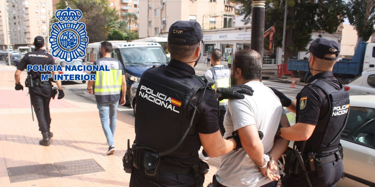 granada-detenido-tras-apalear-a-un-hombre-para-robarle-el-reloj-y-sembrar-el-caos-en-una-zona-de-ocio-nocturno
