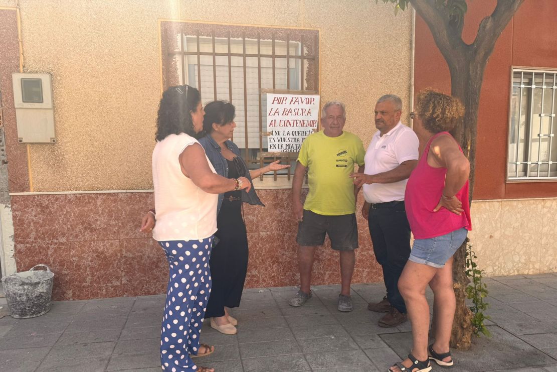 centrados-en-motril-denuncia-que-el-ayuntamiento-sigue-sin-responder-al-defensor-del-pueblo-andaluz-por-la-polemica-de-los-contenedores