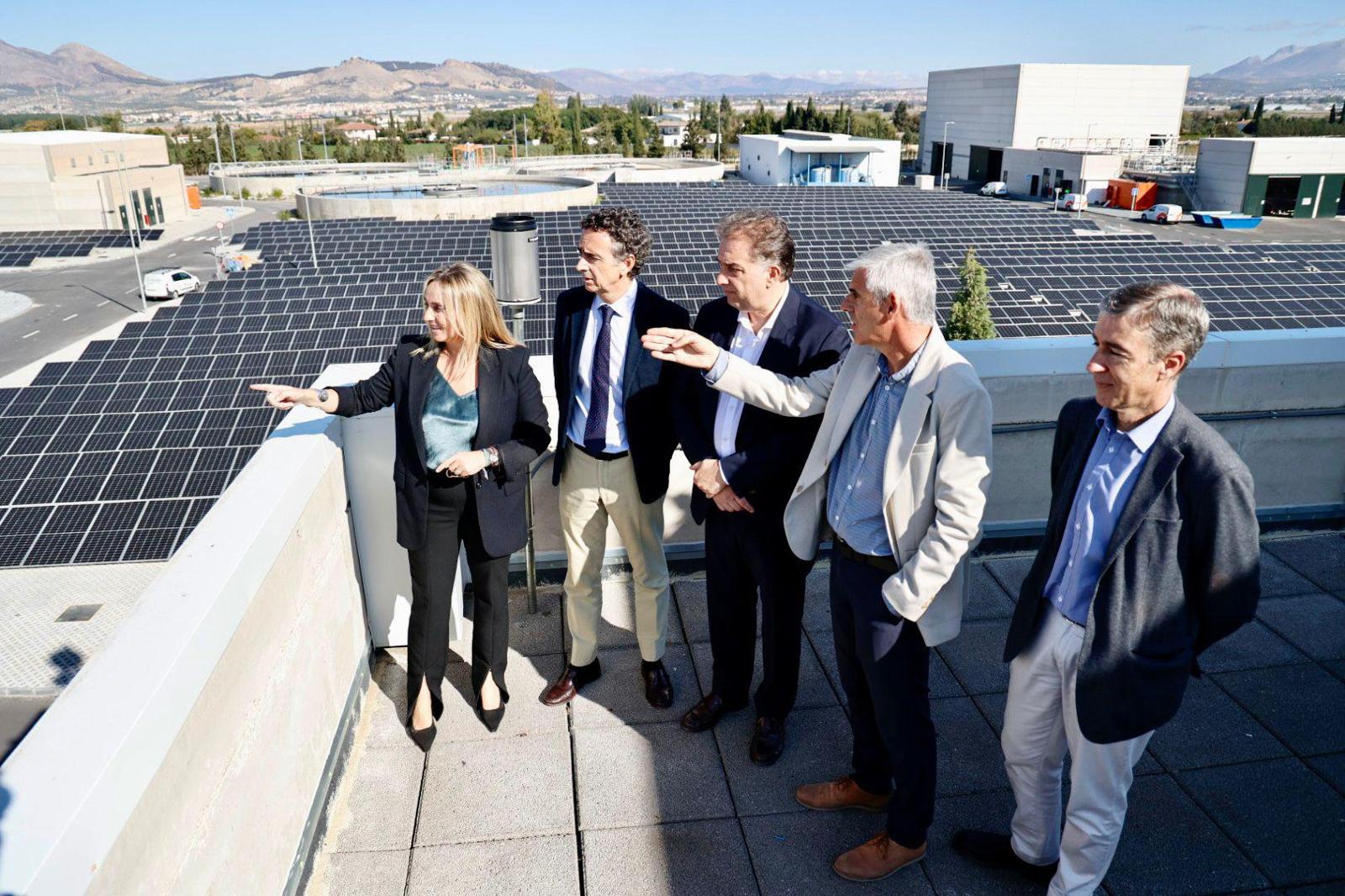 granada-amplia-en-236-000-euros-las-ayudas-del-agua-de-emasagra-y-beneficiara-a-13-150-vecinos-con-bonificaciones-del-90-para-familias-vulnerables-autonomos-y-comercios