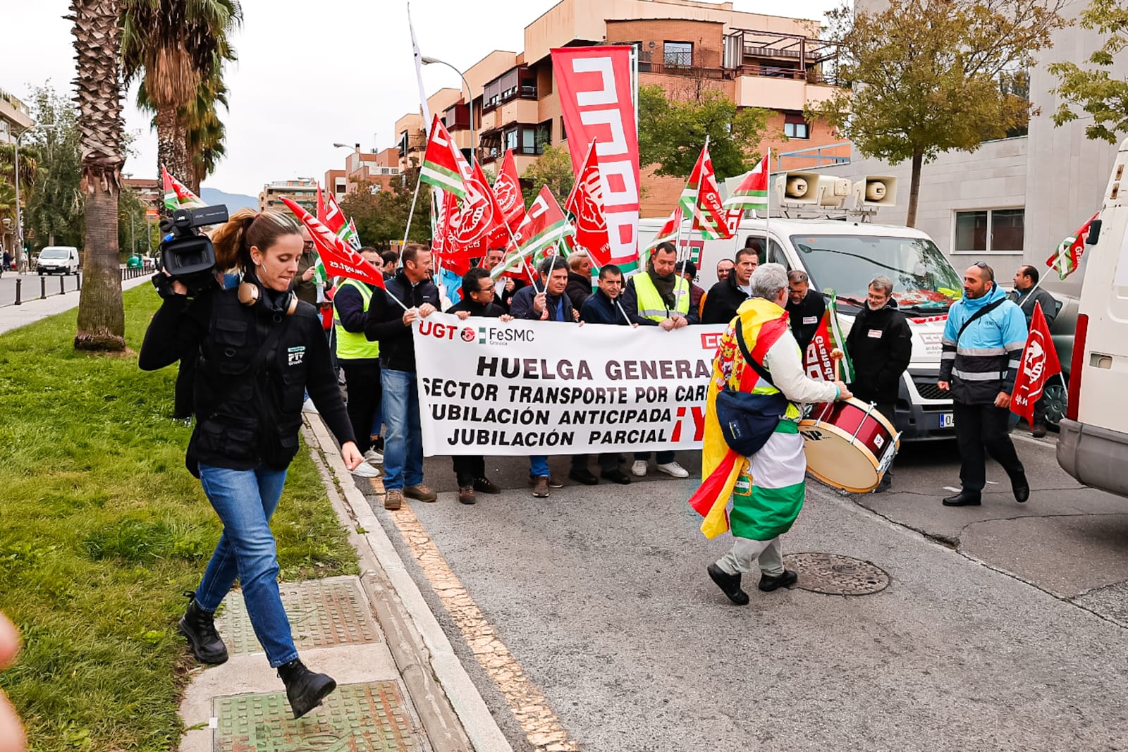 granada-ugt-desconvoca-la-huelga-del-transporte-tras-lograr-por-escrito-el-compromiso-del-gobierno-con-la-jubilacion-anticipada-de-los-conductores