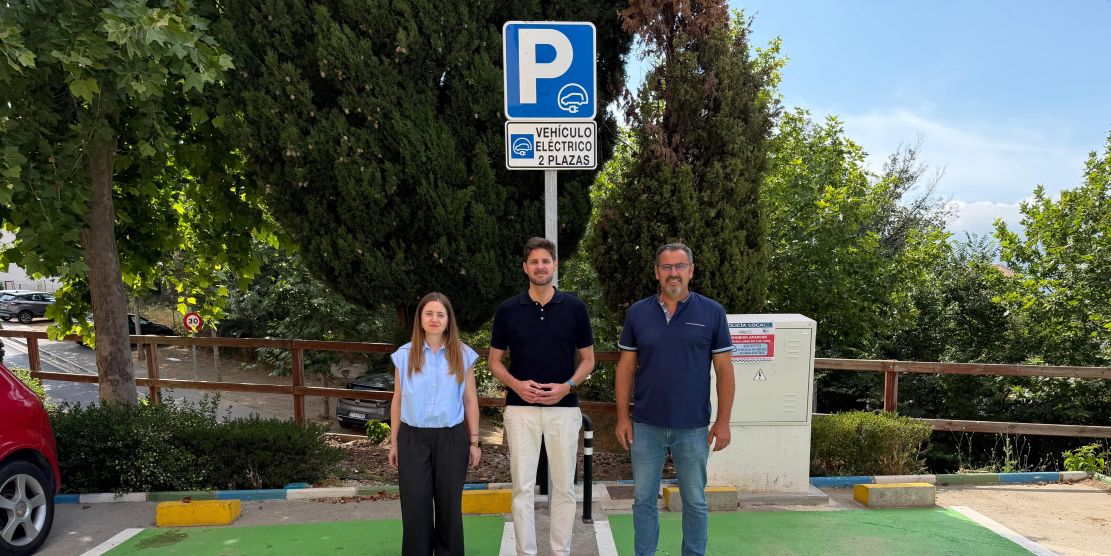 lanjaron-activa-puntos-de-recarga-para-vehiculos-electricos-con-capacidad-simultanea-para-ocho-coches