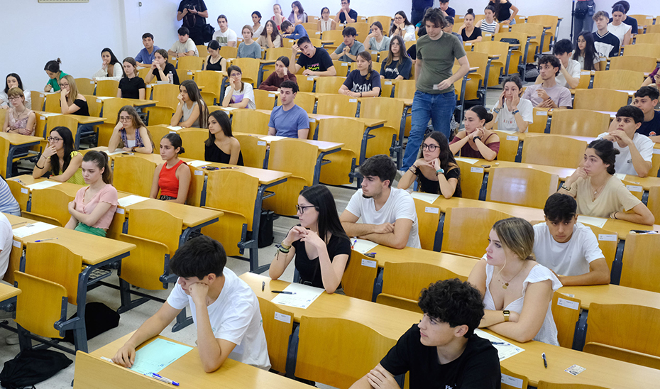 la-excelencia-tiene-nombre-propio-un-estudiante-del-ies-generalife-logra-la-mejor-nota-de-la-pau-en-granada