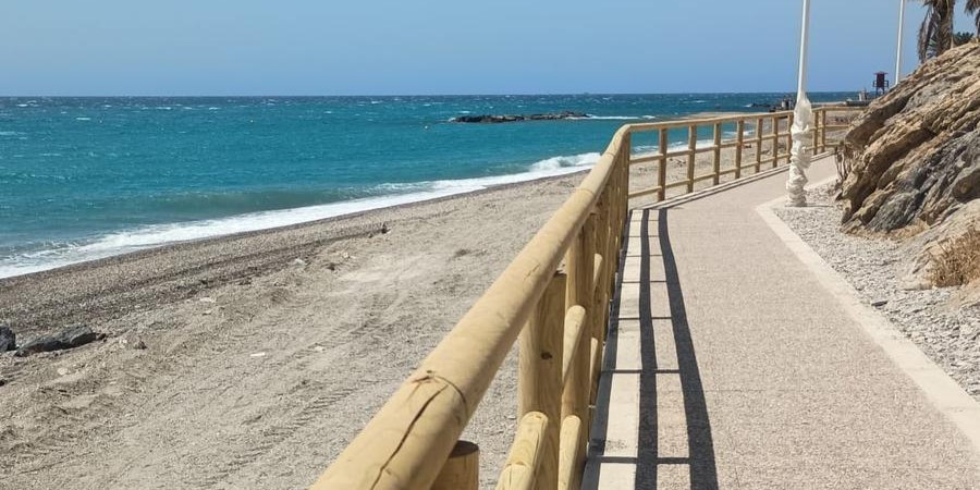 castell-de-ferro-conecta-definitivamente-las-playas-de-castell-y-cambriles-con-una-nueva-pasarela
