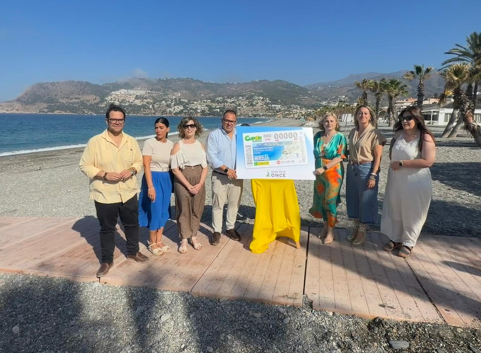 almunecar-la-playa-de-la-herradura-imagen-del-cupon-de-la-once-que-llegara-a-cinco-millones-de-hogares-en-toda-espana